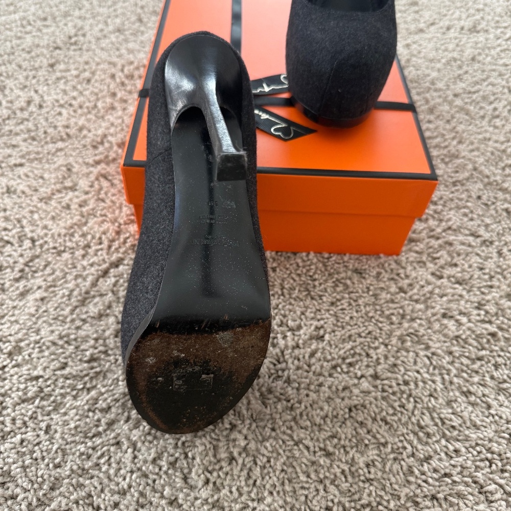 YSL Shoes - Picture 2 of 3